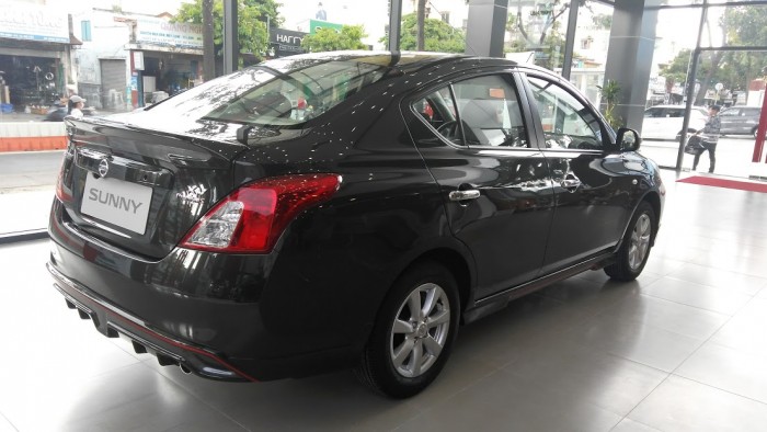 Nissan Sunny Premium S, xe giao ngay, hỗ trợ vay 80%