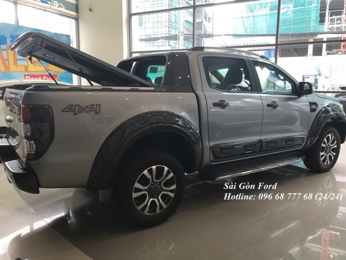 Mua xe Ford Ranger Wildtrak 2.0L 2019 trả góp 150 triệu, số tự động, màu xám, giao xe trong 30 ngày.