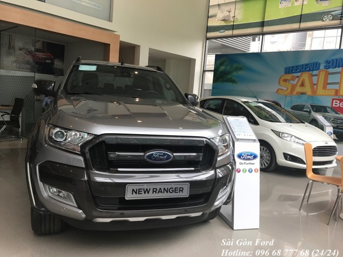 Mua xe Ford Ranger Wildtrak 2.0L 2019 trả góp 150 triệu, số tự động, màu xám, giao xe trong 30 ngày.