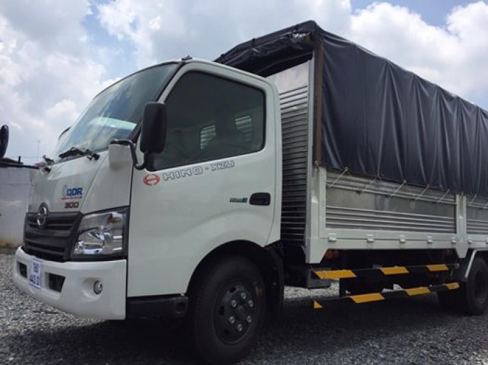 Hino XZU650L mới 100%, hỗ trợ vay cao với lãi suất hấp dẫn