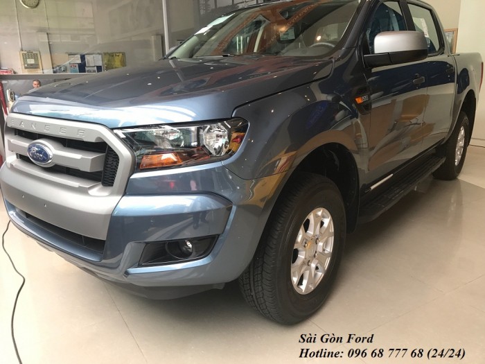 Khuyến mãi mua xe Ford Ranger XLS, số sàn, màu xanh thiên thanh, vay trả góp chỉ 150 triệu, giao xe trong 30 ngày