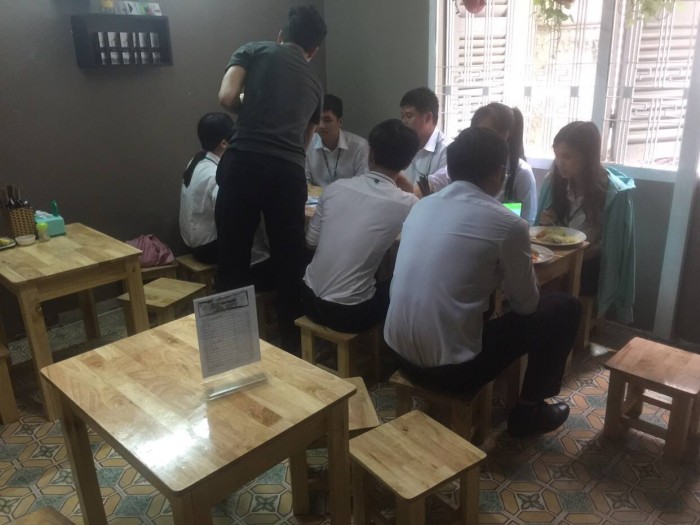 Sang quán Cơm văn phòng - Cafe đông khách bên cạnh Đại Học Hoa Sen