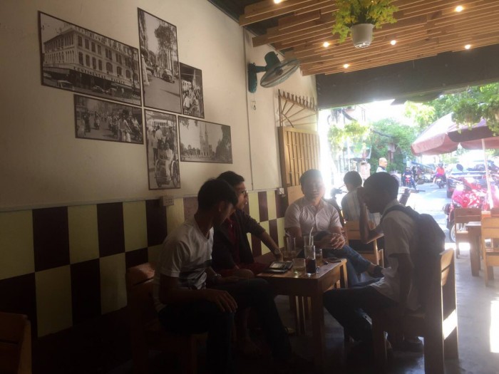 Sang quán Cơm văn phòng - Cafe đông khách bên cạnh Đại Học Hoa Sen