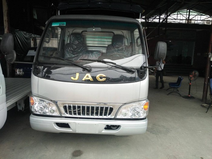 Xe tải Jac 2 tấn 5 vào thành phố