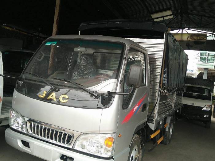 Xe tải Jac 2 tấn 5 vào thành phố