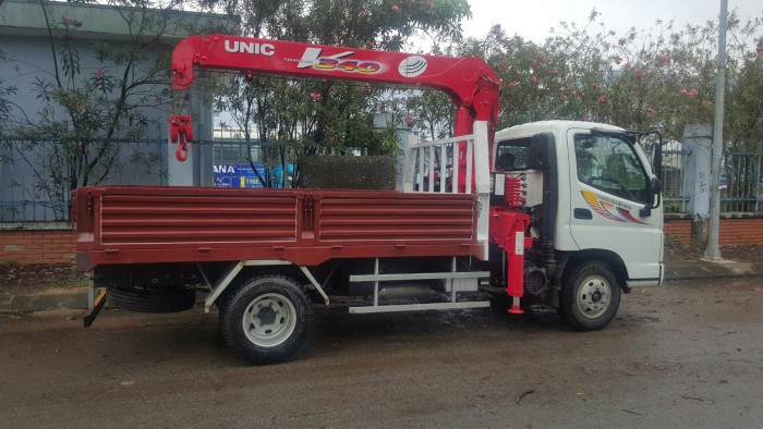 Xe tải thaco Olin gắn cẩu Unic 3 tấn 3 đốt