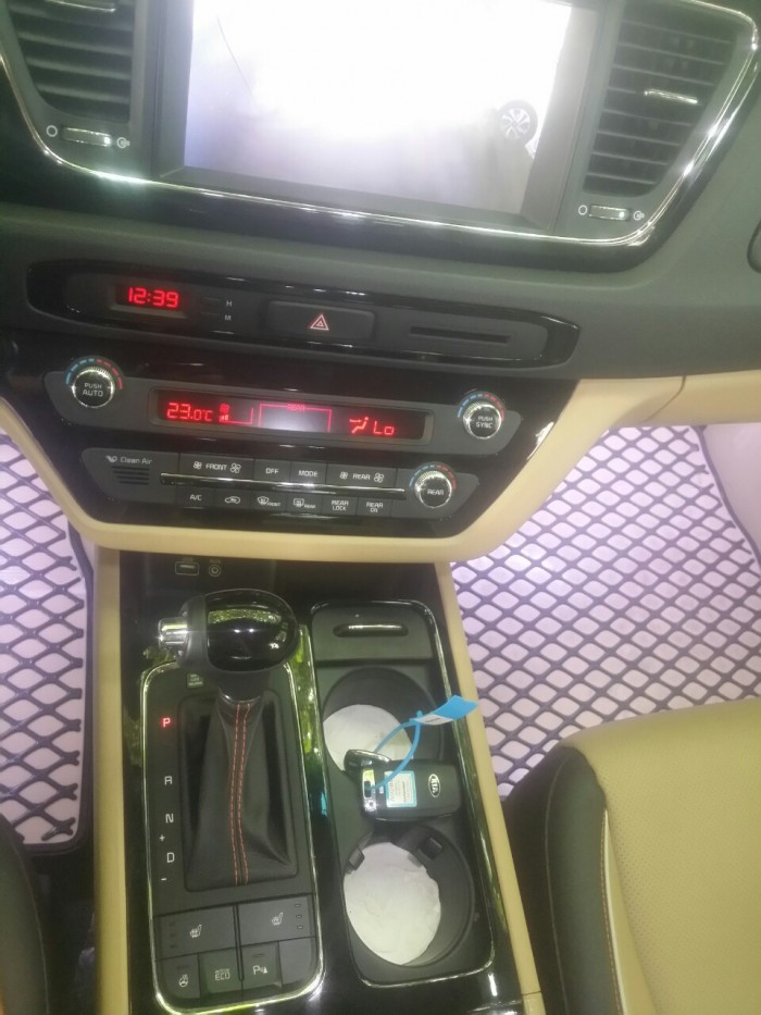 Bán Kia Sedona 3.3AT bản full xăng Gath 2015 bstp