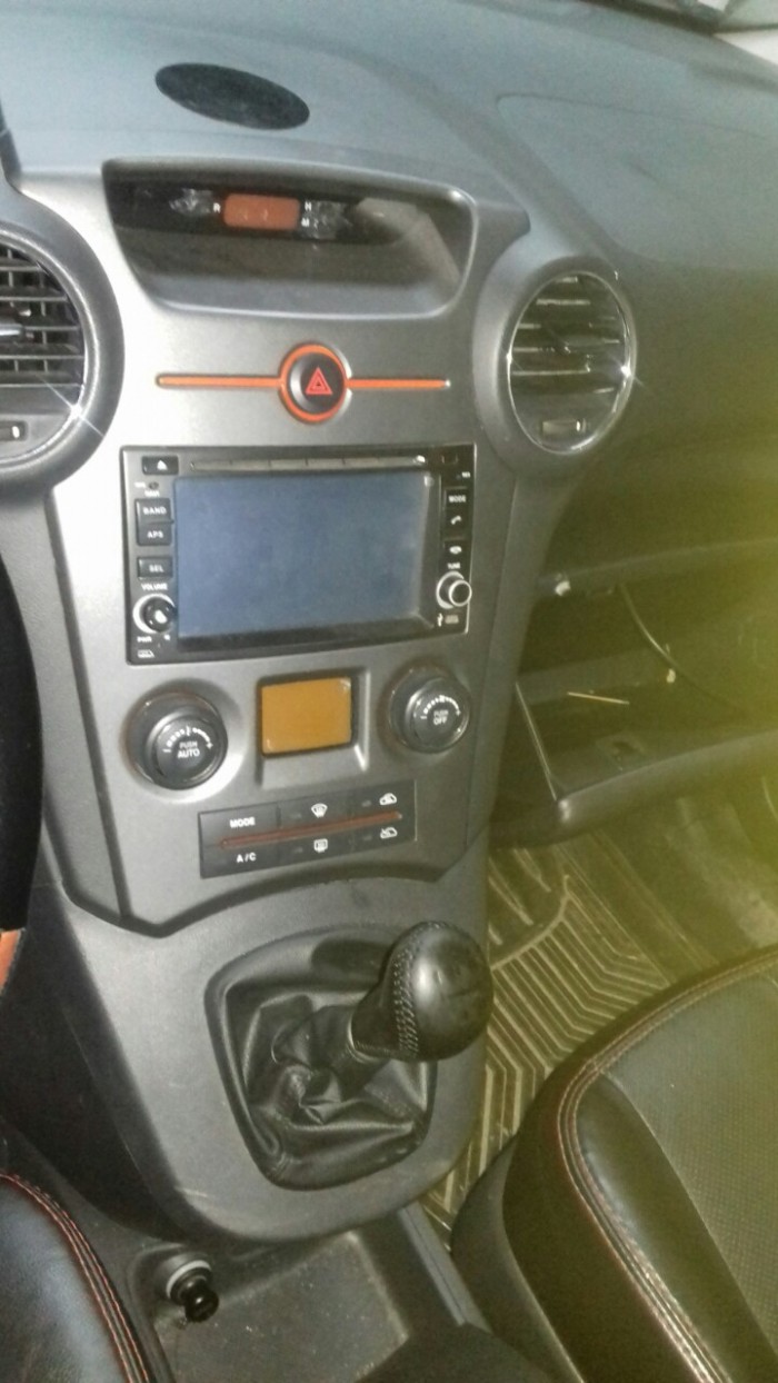 Bán Kia Carens 2.0MT SX 2012 màu trắng BSTP