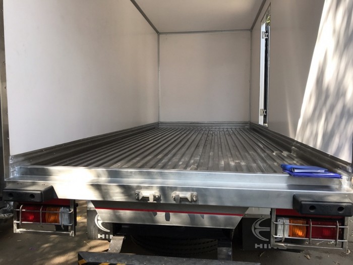 Xe đông lạnh 15 tấn hino FL thùng mẫu Quyền giá rẻ mới 100%