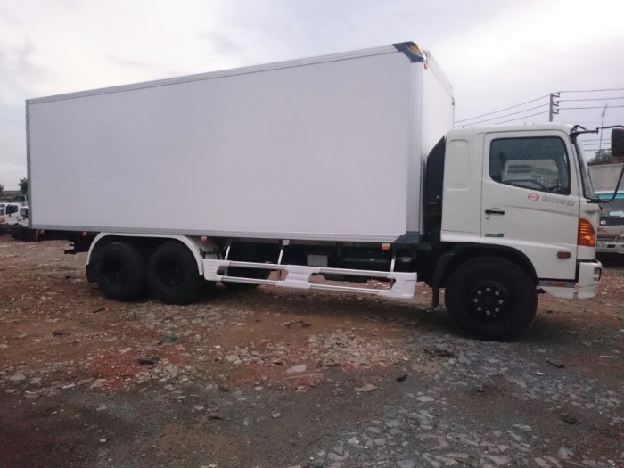 Xe đông lạnh 15 tấn hino FL thùng mẫu Quyền giá rẻ mới 100%