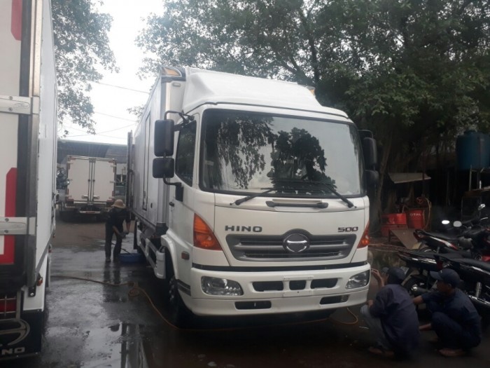 Xe đông lạnh 15 tấn hino FL thùng mẫu Quyền giá rẻ mới 100%
