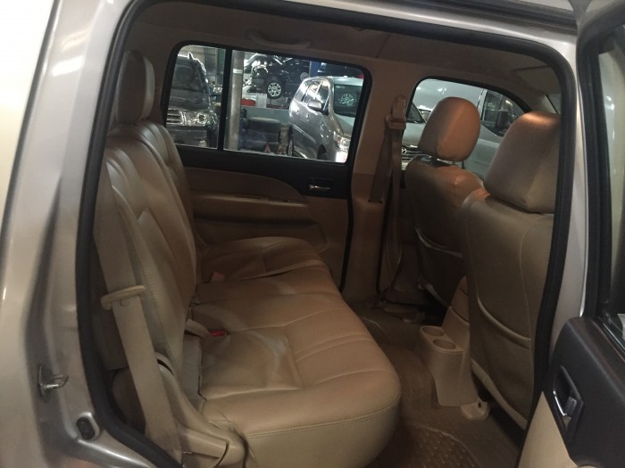 Bán Ford Everest 4x2 MT ghi vàng sx 2011 xe đẹp