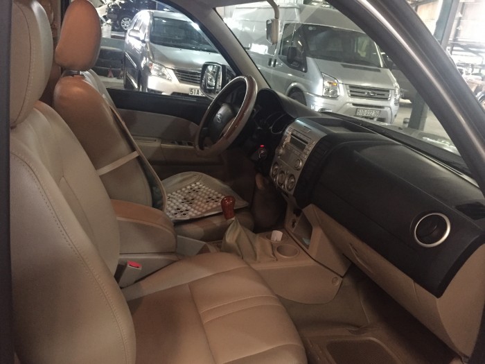 Bán Ford Everest 4x2 MT ghi vàng sx 2011 xe đẹp