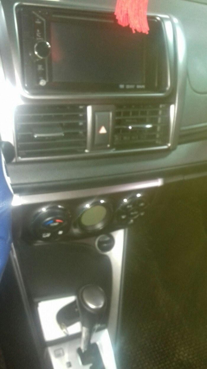 Bán em Toyota yaris G 1.3AT màu trắng bs SG