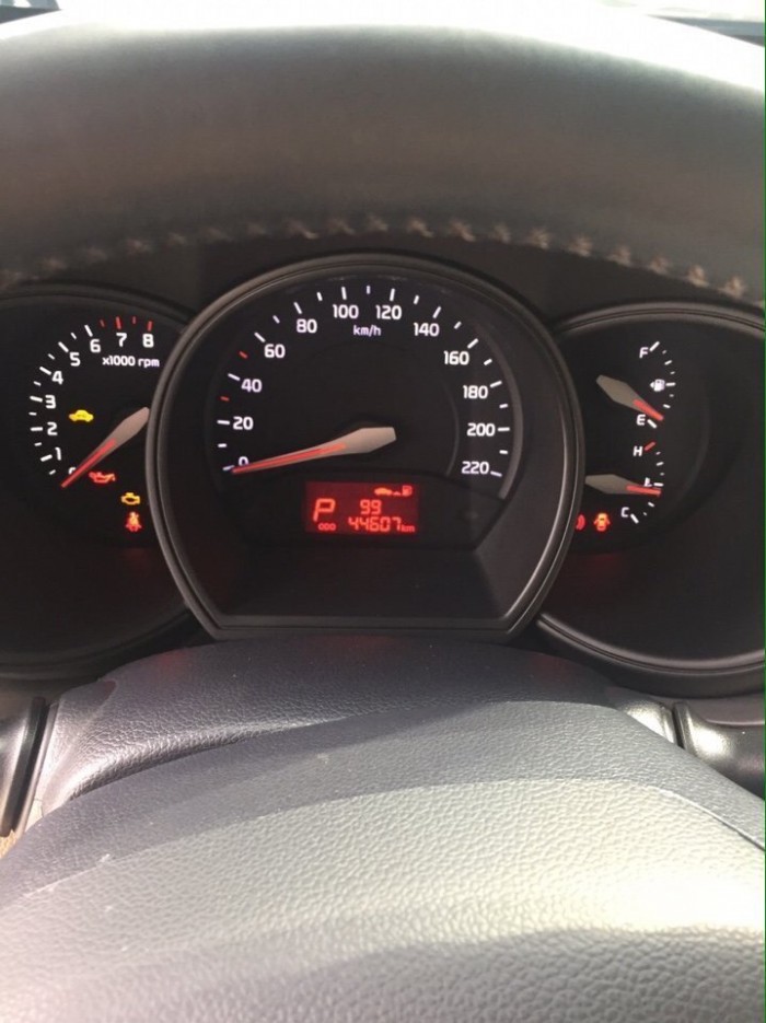 Bán Kia Rio 1.4 AT 2014 màu trắng Hatchback đẹp lung linh