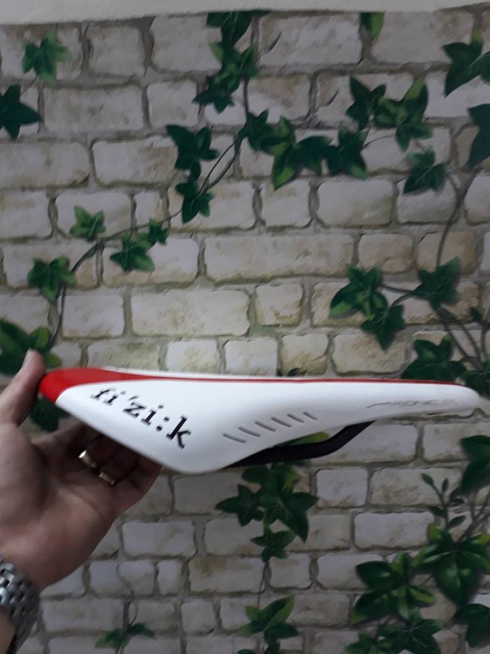 Yên Fi'zi:k arione CX cacbon .handmade in italia. New