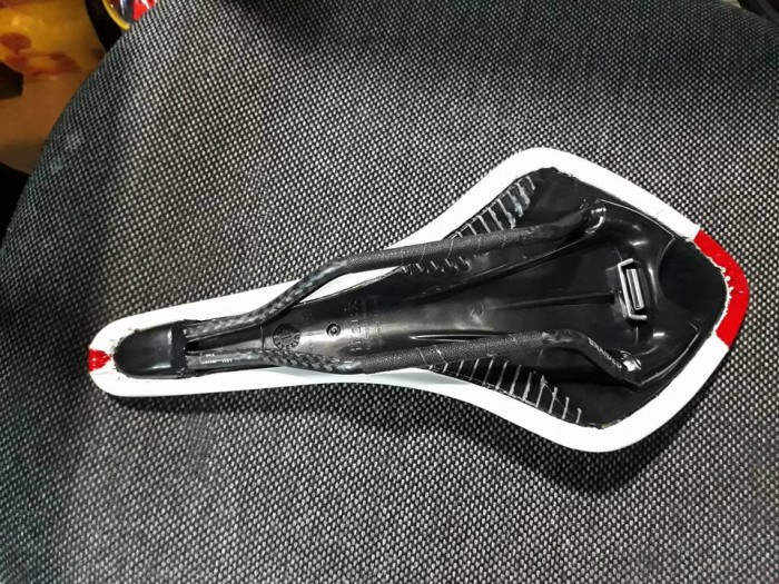 Yên Fi'zi:k arione CX cacbon .handmade in italia. New