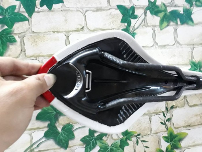 Yên Fi'zi:k arione CX cacbon .handmade in italia. New