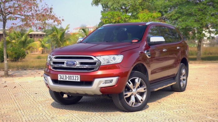 Ford Everest mới 2017 hỗ trợ vay đến 80% giá trị xe, giá giảm hấp dẫn nhất.