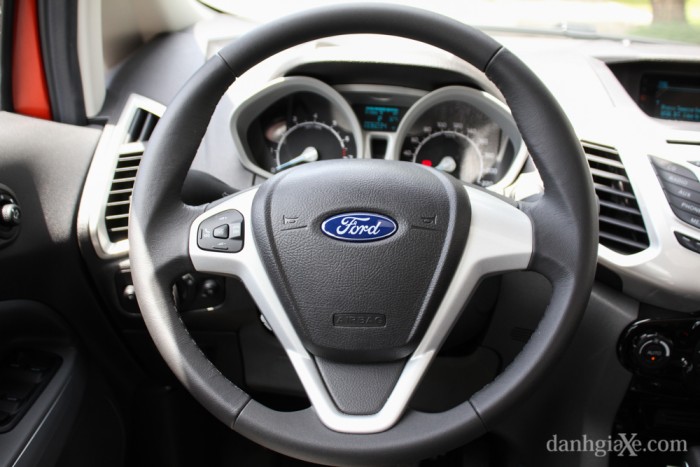 Ford  Ecosport mới 2017 hot ! khuyến mãi lớn hỗ trợ vay đến 85% giá trị xe