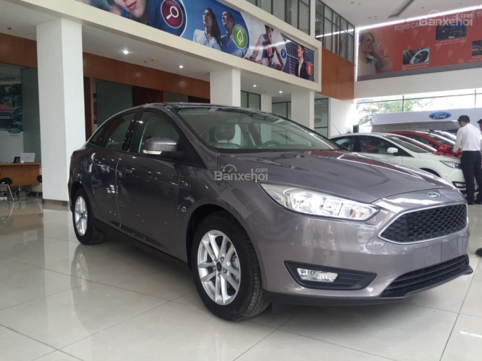 Ford Focus mới 2017 khuyến mãi lớn và giá giảm hấp dẫn nhất hiện nay.