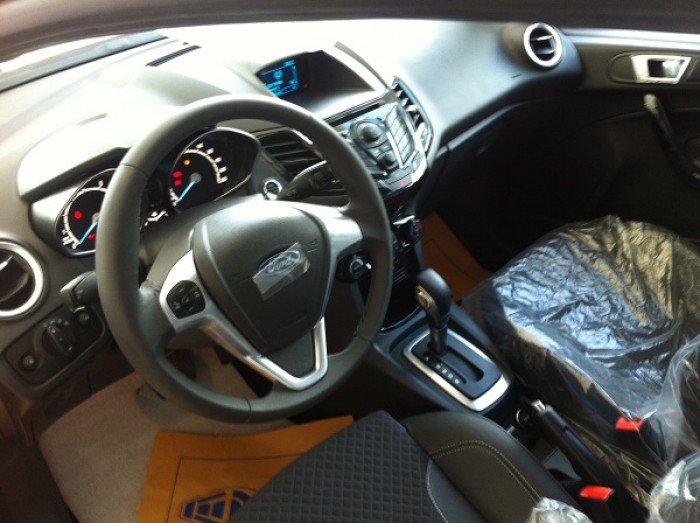 Ford Fiesta 2017 mức giảm giá sốc nhất hiện nay cùng nhiều phần quà tặng kèm có giá trị lớn