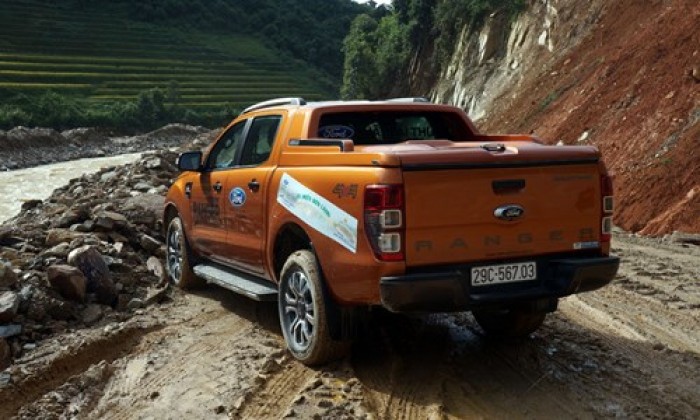 Ford Ranger Wiltrack 2017 khuyến mãi lớn nhiều phần quà tặng kèm, giá giảm hấp dẫn nhất hiện nay.