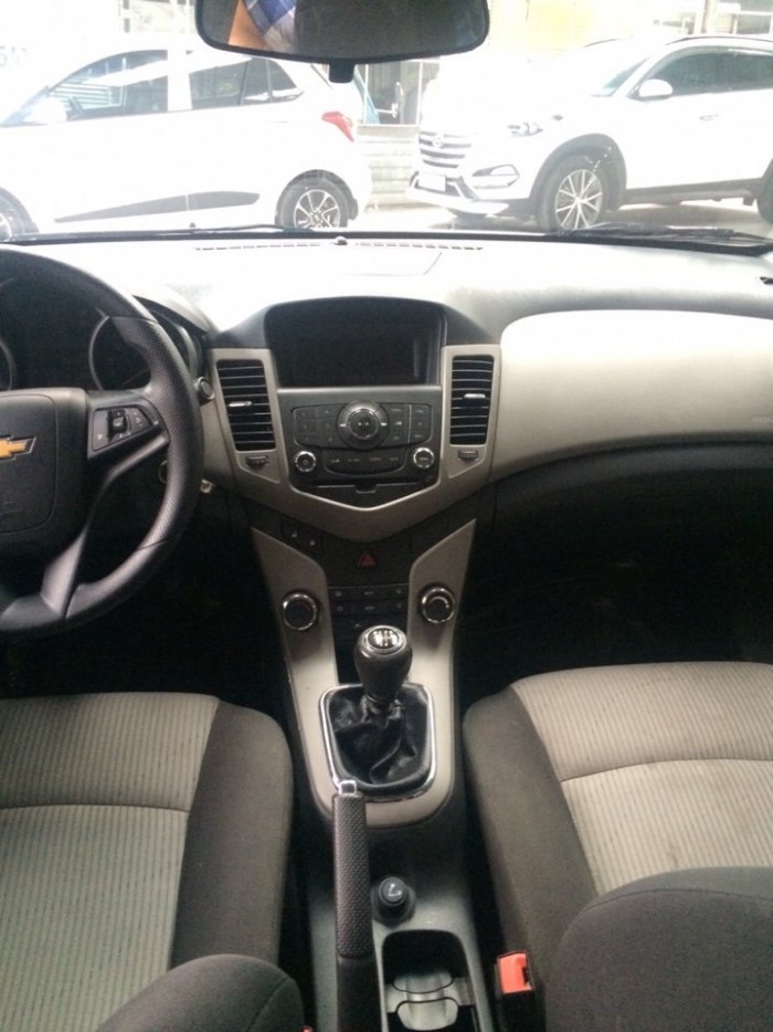 Bán Nissan Grand Livina 7 chỗ số sàn 2010 màu vàng cát biển SG
