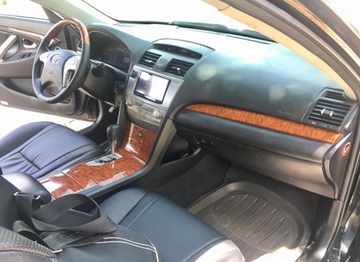 Nhà mình cần bán chiếc Camry 3.5Q 2007 màu đen vip
