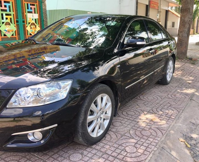 Nhà mình cần bán chiếc Camry 3.5Q 2007 màu đen vip