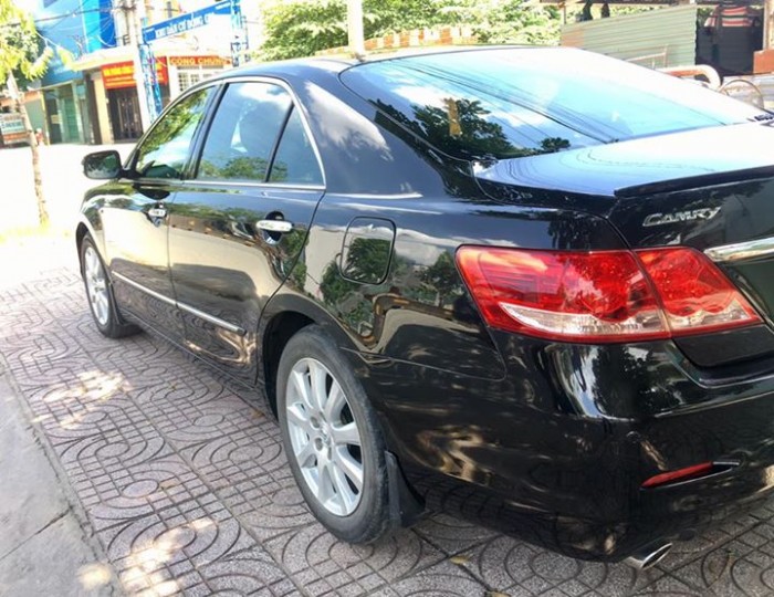 Nhà mình cần bán chiếc Camry 3.5Q 2007 màu đen vip