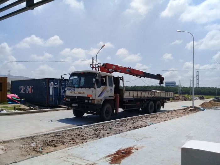 Dịch vụ cho thuê xe cần cẩu Bình Dương giá rẻ giảm 30% gọi ngay
