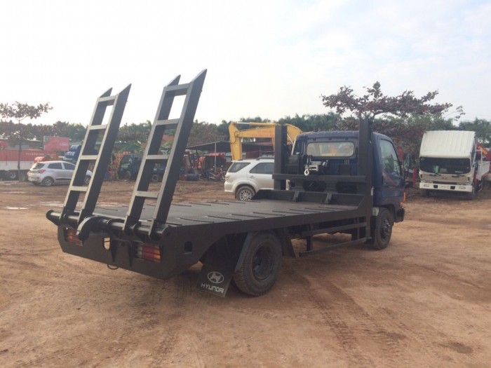 Xe nâng đầu chở máy gặt máy xúc Huyndai 2 chân