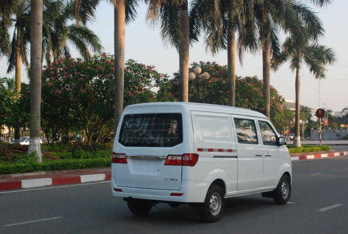 Bán Dongben X30 đời 2017, màu trắng, nhập khẩu