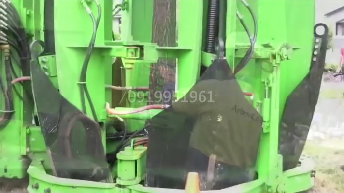 Xe bứng cây , trồng cây phục vụ công trình cây xanh đô thị