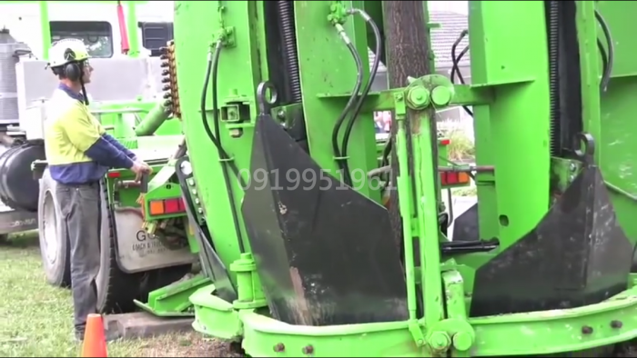 Xe bứng cây , trồng cây phục vụ công trình cây xanh đô thị