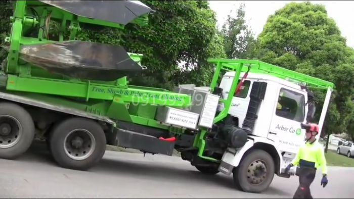 Xe bứng cây , trồng cây phục vụ công trình cây xanh đô thị