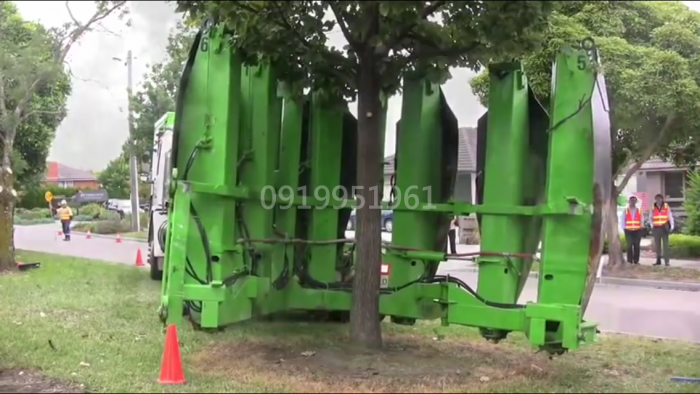 Xe bứng cây , trồng cây phục vụ công trình cây xanh đô thị