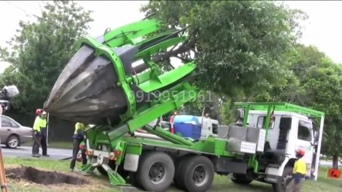 Xe bứng cây , trồng cây phục vụ công trình cây xanh đô thị