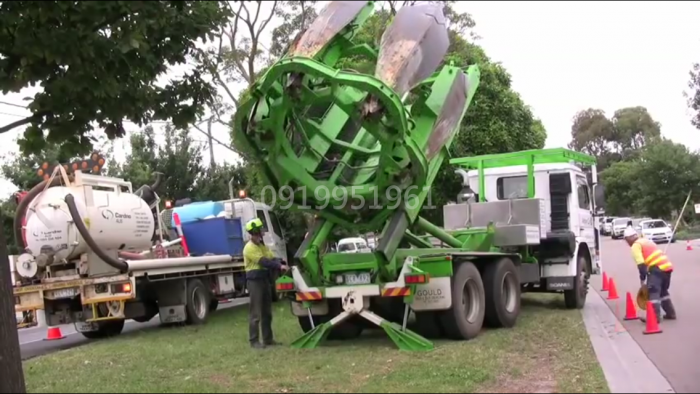 Xe bứng cây , trồng cây phục vụ công trình cây xanh đô thị