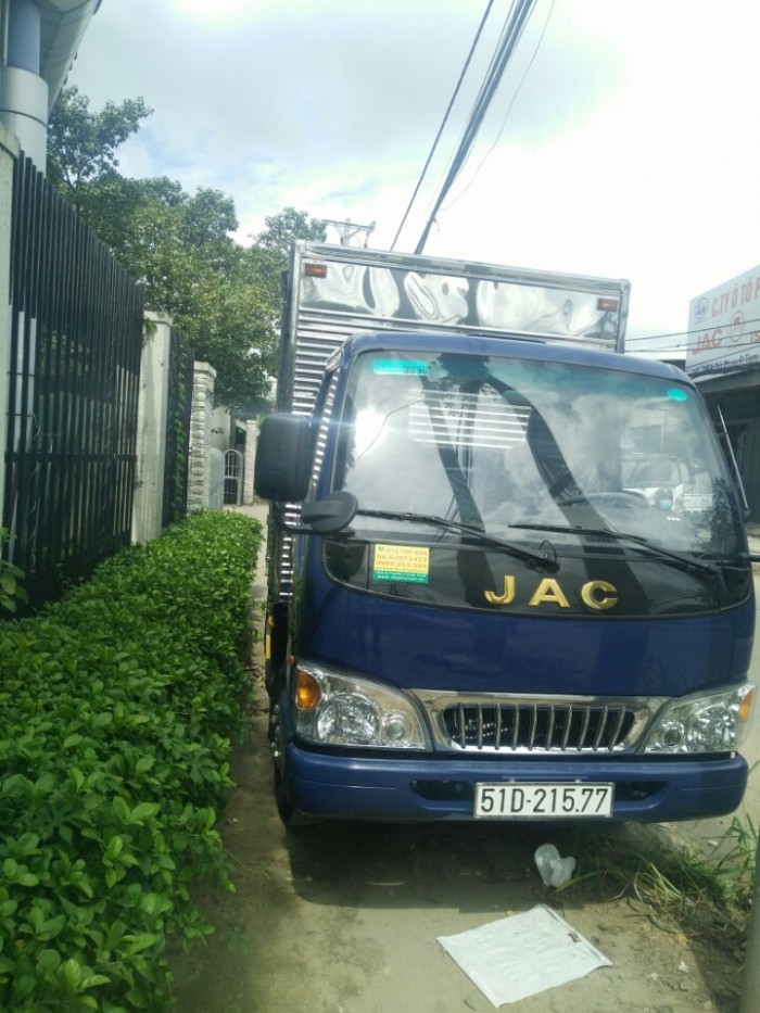 Bán xe tải Jac 2t4 vào thành phố, hỗ trợ trả góp 0đ, giá cực rẻ