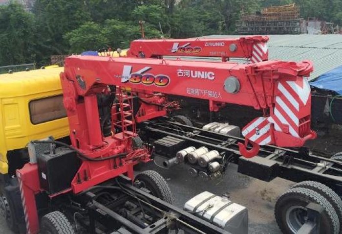 Bán cẩu tự hành Unic L340 giá siêu rẻ