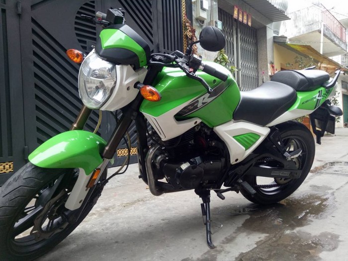 Moto rebel CBR 125c màu xanh trắng 2k12 mới 95%