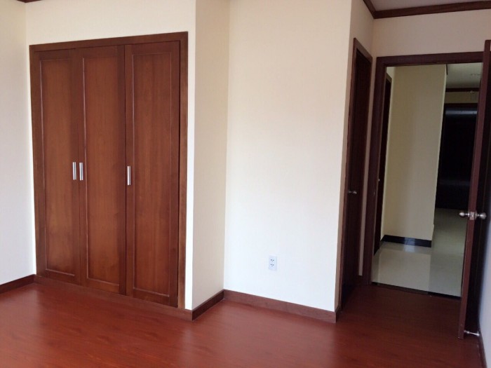 Cần bán gấp căn hộ Hoàng Anh Thanh Bình tặng một số nội thất.