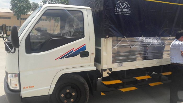 Xe Tải 2,4 Tấn iz49 Tại Thái Bình
