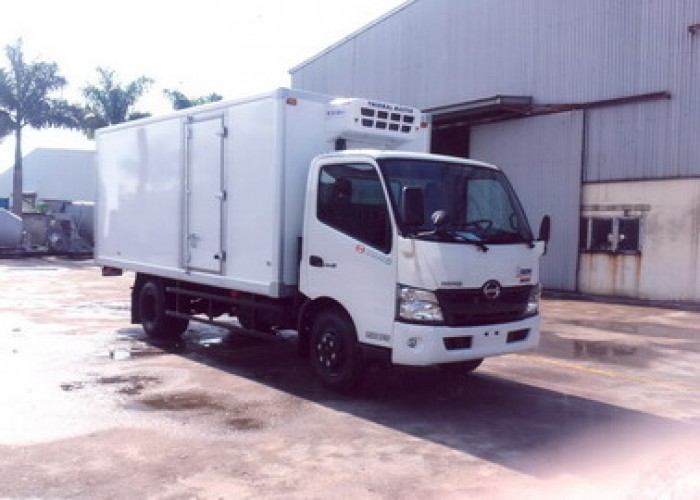 Chuyên xe Hino Đông lạnh XZU720L 3.6 tấn