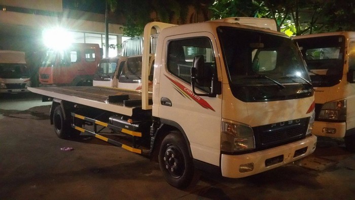 Xe tải MITSUBISHI FUSO CANTER 8.2-5.2T có khuyến mãi lớn