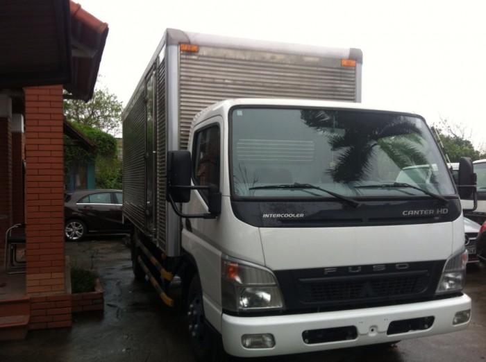 Xe tải MITSUBISHI FUSO CANTER 8.2-5.2T có khuyến mãi lớn