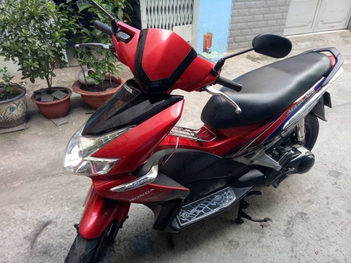 Dư dùng cần bán Air blade hq hiệu honda CKD đỏ-đen 2k10 xe đẹp máy êm nguyên zin