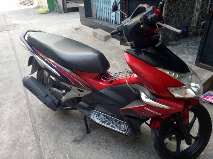 Dư dùng cần bán Air blade hq hiệu honda CKD đỏ-đen 2k10 xe đẹp máy êm nguyên zin